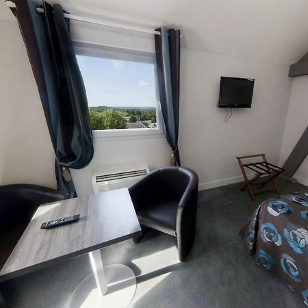 Logis Hotel De La Tour Masseret Room photo