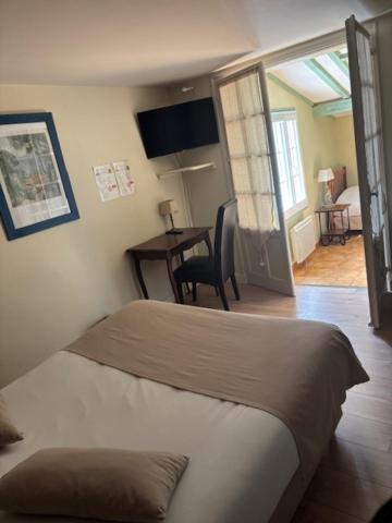 Logis Hotel De La Tour Masseret Exterior photo