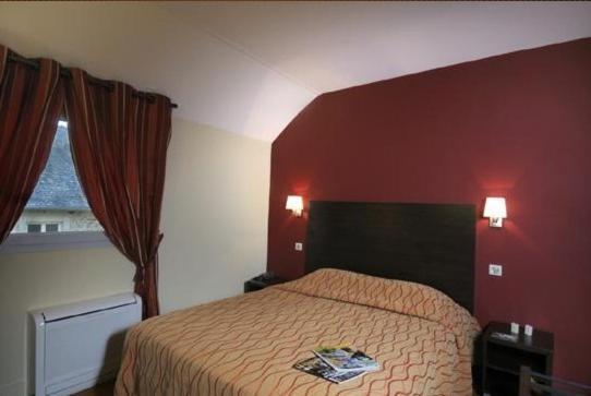 Logis Hotel De La Tour Masseret Room photo