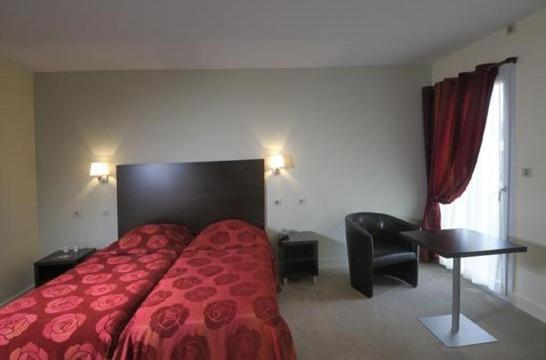 Logis Hotel De La Tour Masseret Exterior photo